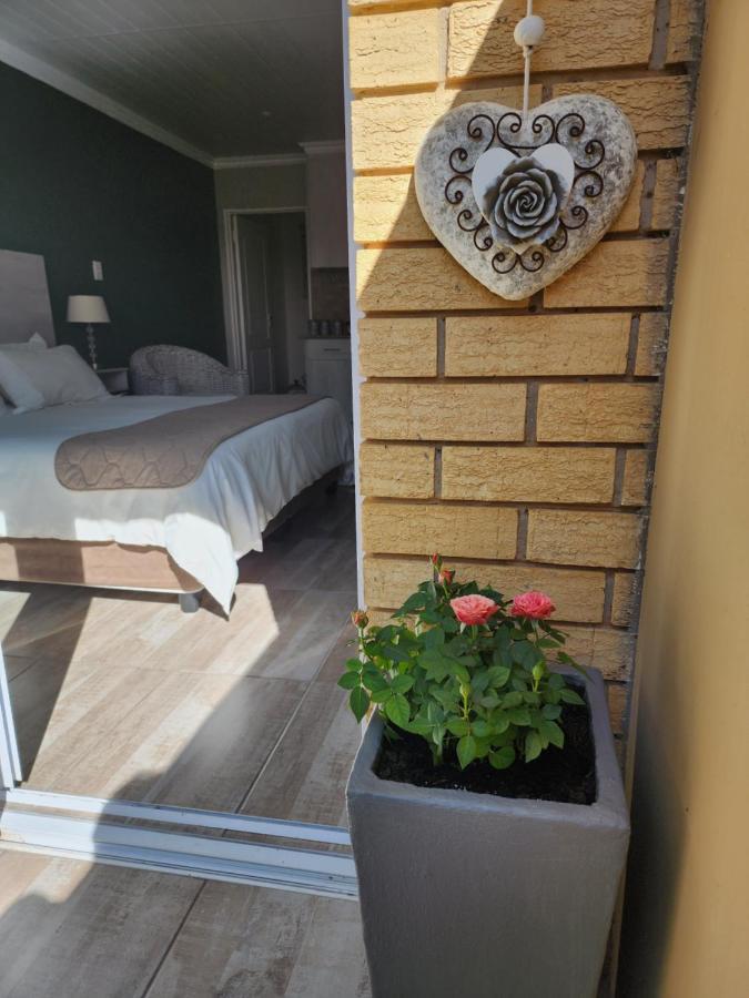 Апартаменты Schnehage Self Catering Блумфонтейн Экстерьер фото