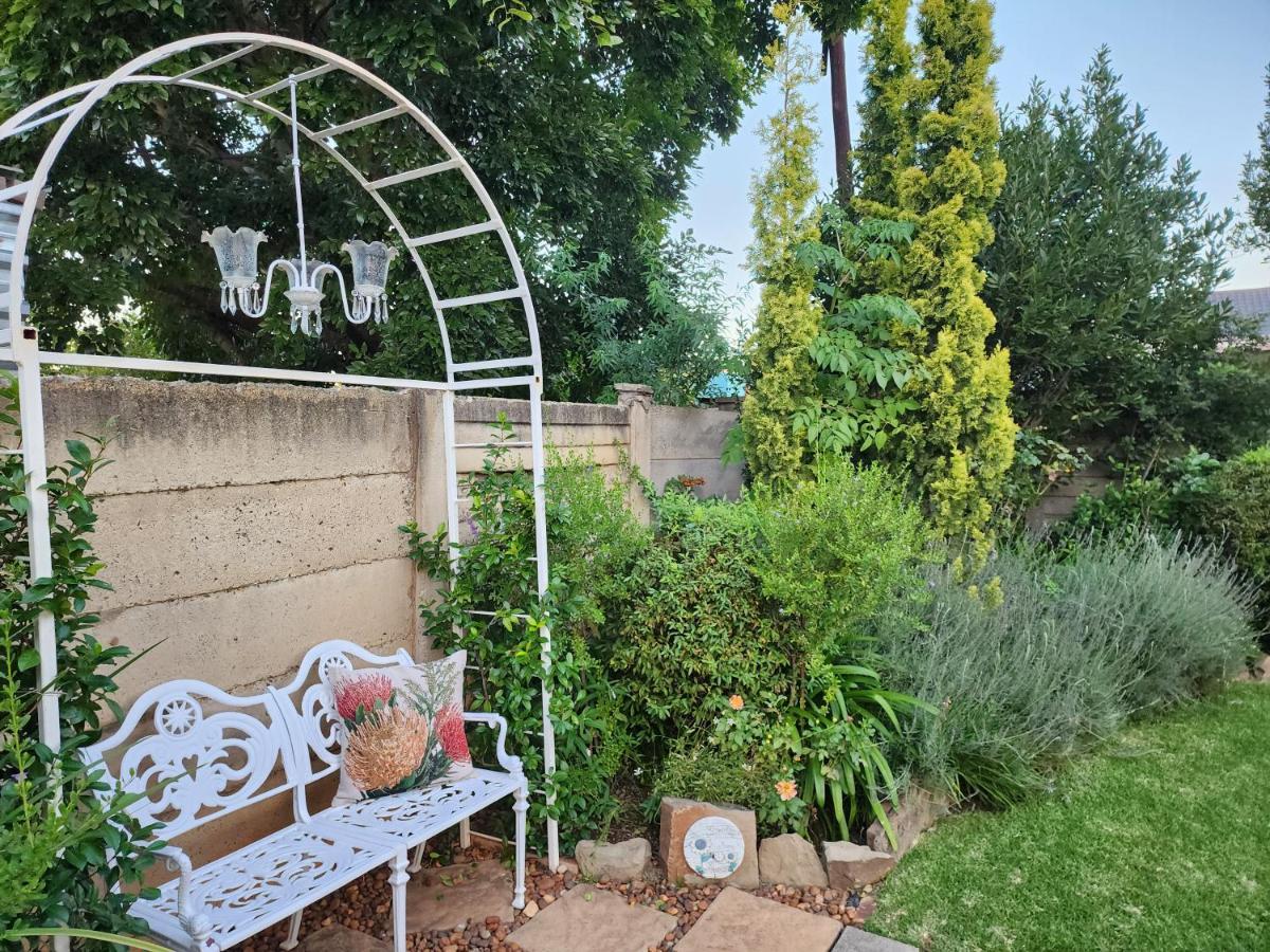 Апартаменты Schnehage Self Catering Блумфонтейн Экстерьер фото